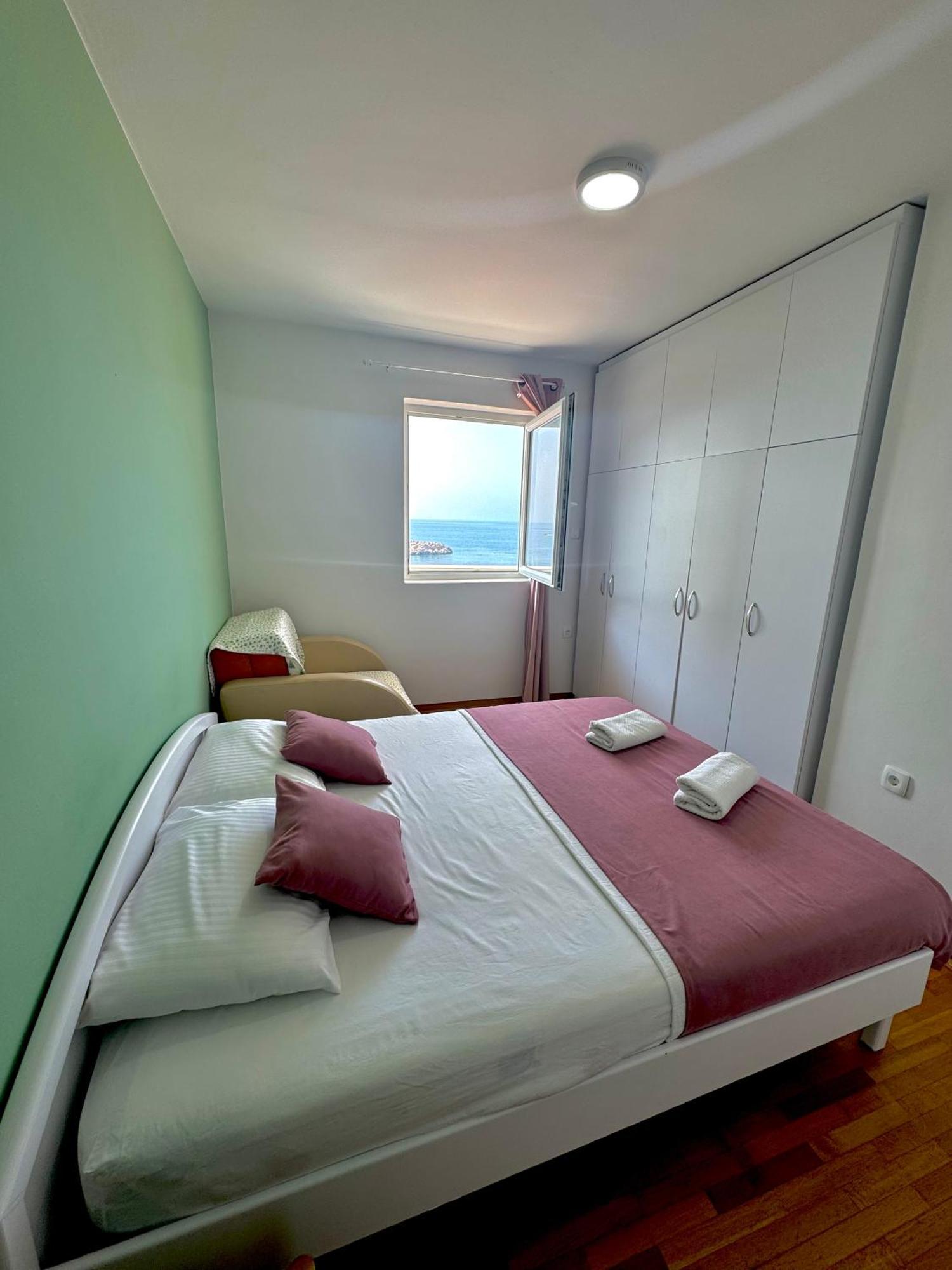 Pine&Sea Beach Retreat Sveti Stefan Eksteriør bilde