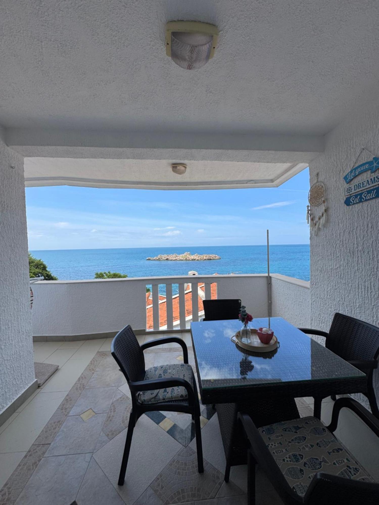 Pine&Sea Beach Retreat Sveti Stefan Eksteriør bilde